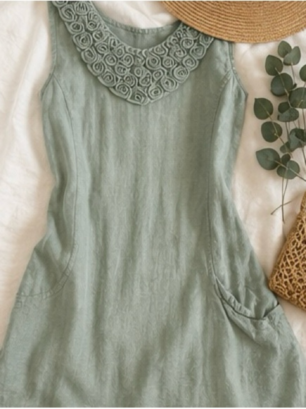 Lungo L’Arno Linen Mint Dress w Floral Neckline & Pockets Made in Italy
